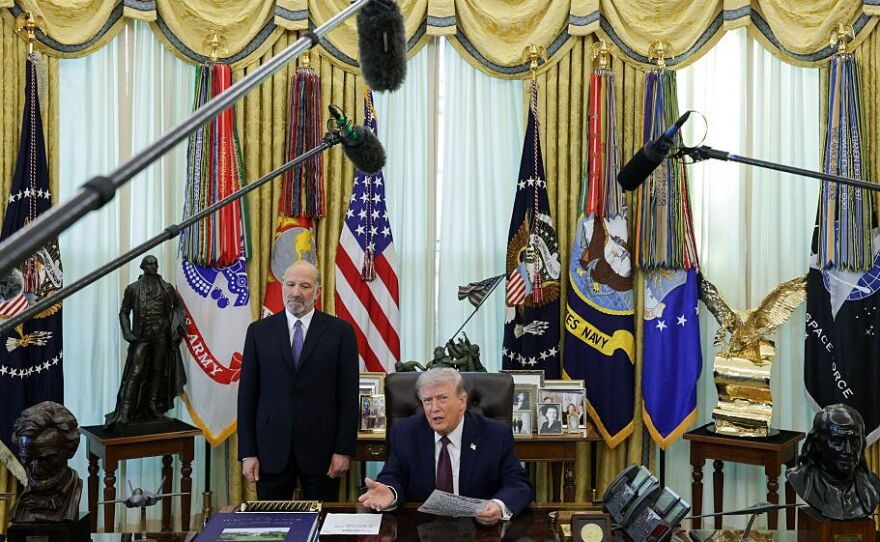 Marine sentry West Wing confirms Trump in White House April 4 2026